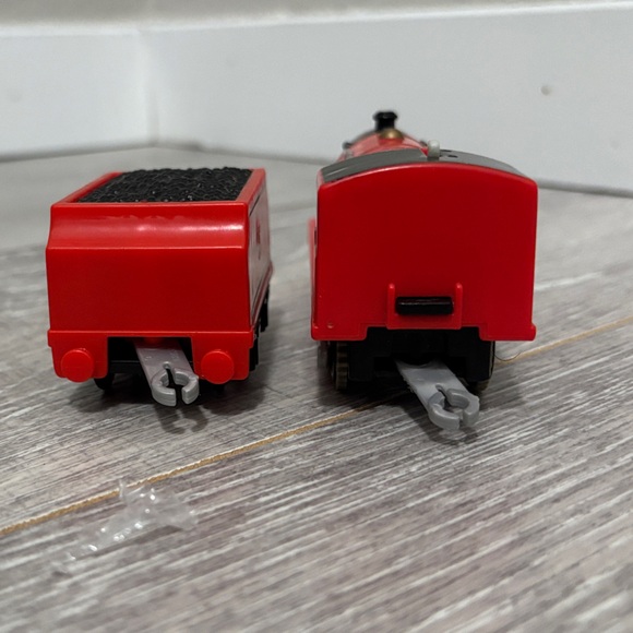 Trackmaster James and Tender - Picture 4 of 8
